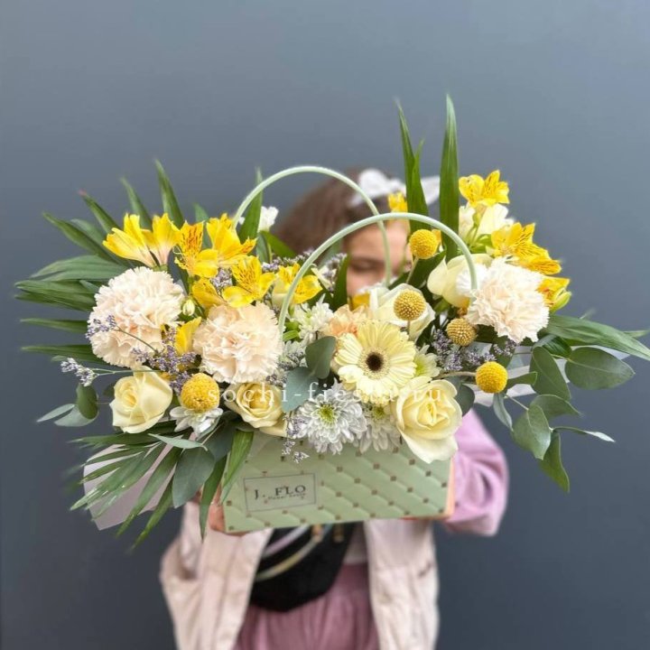 Сумочка с розами "Эпиа" в Тюмени