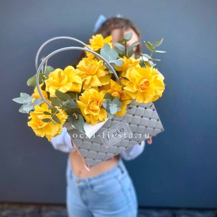 Сумочка с розами "Эдель" в Тюмени