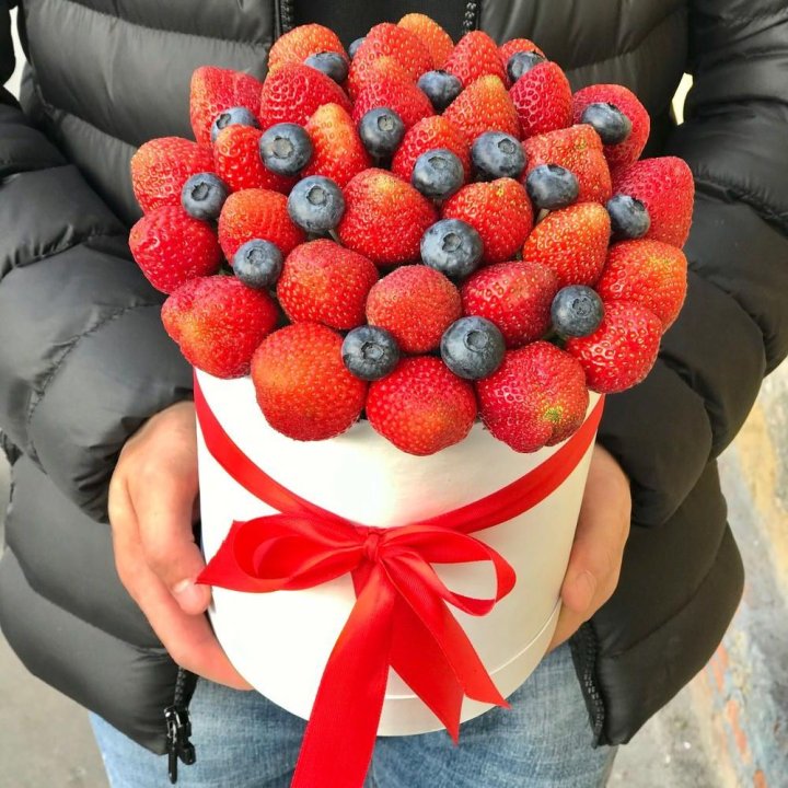 Клубничный бокс №3 в Тюмени