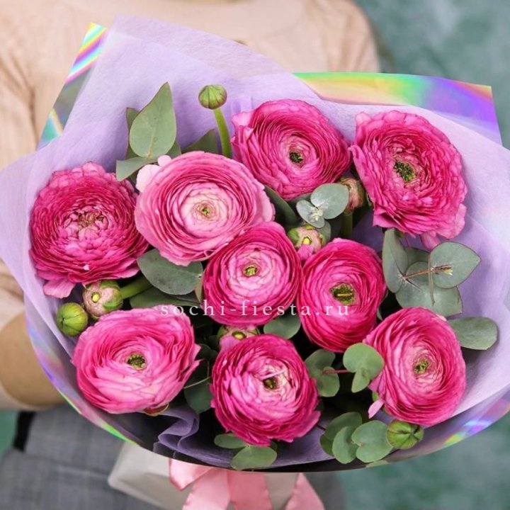 Ранункулюсы с эвкалиптом №2 в Тюмени