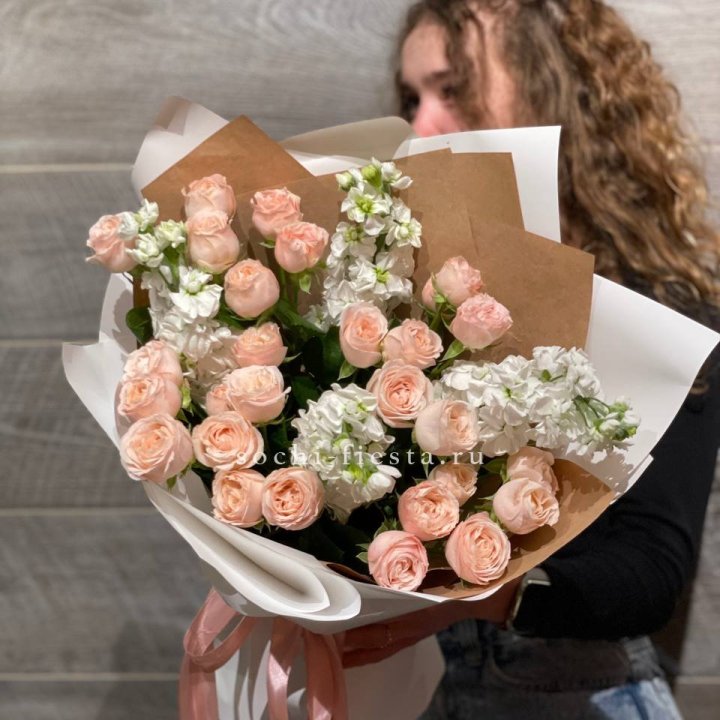 Букет бомбасти и маттиола в Тюмени