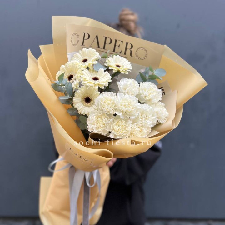  Букет с диантусами и герберами в Тюмени