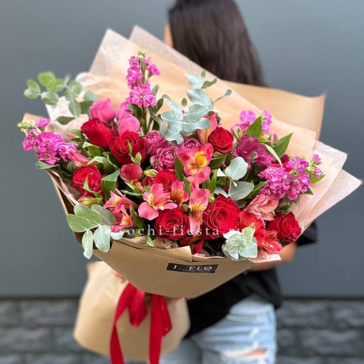 Дизайнерский букет №3 в Тюмени