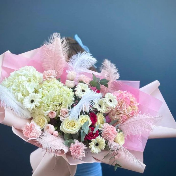 Дизайнерский букет "Валенсия-3" в Тюмени