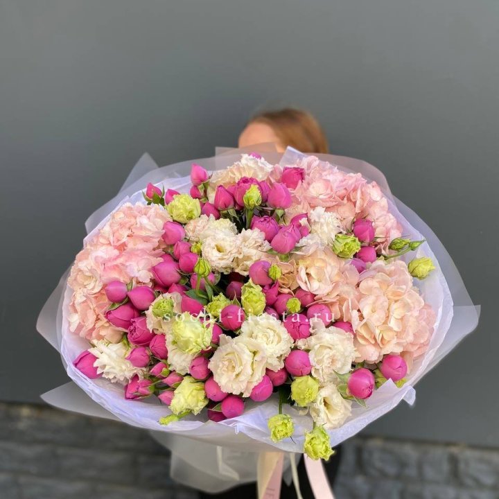  Букет  гортензий и Мисти в Тюмени