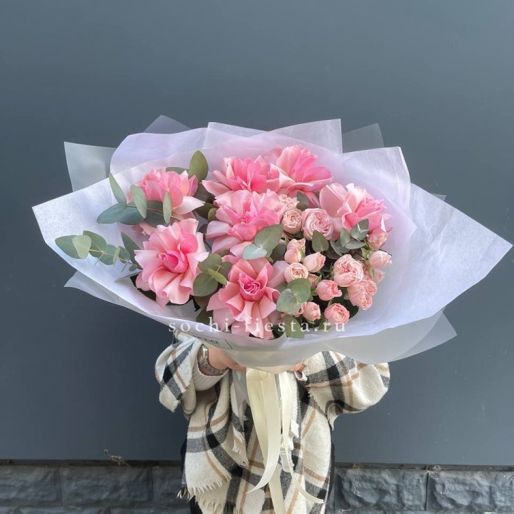 Букет французских и пионовидных роз  в Тюмени