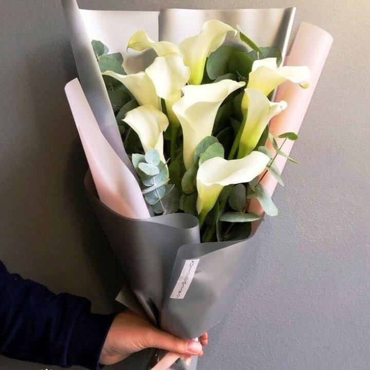 Каллы с эвкалиптом в Тюмени