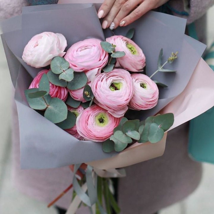 Ранункулюсы с эвкалиптом №1 в Тюмени