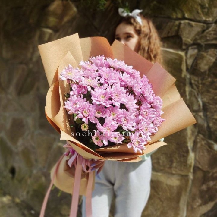 Букет хризантем в крафте в Тюмени