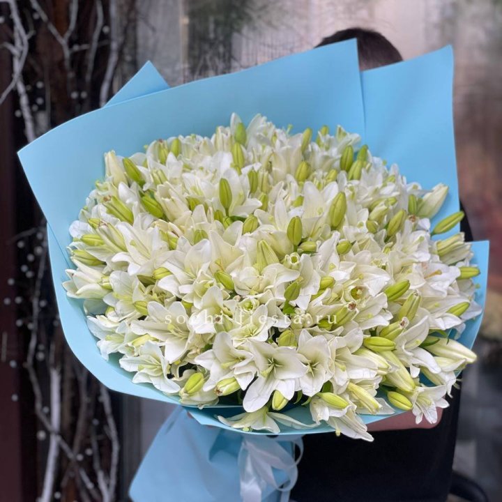 51 лилия в оформлении в Тюмени