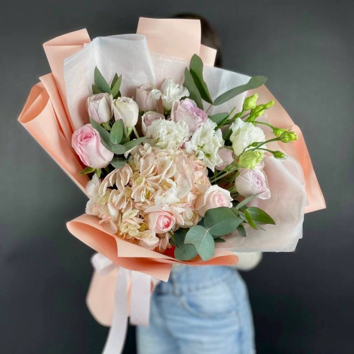 Букет с гортензией "Клодс" в Тюмени