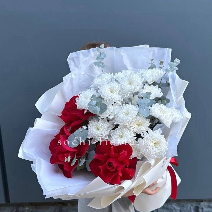 Дуо розы и хризантемы в Тюмени