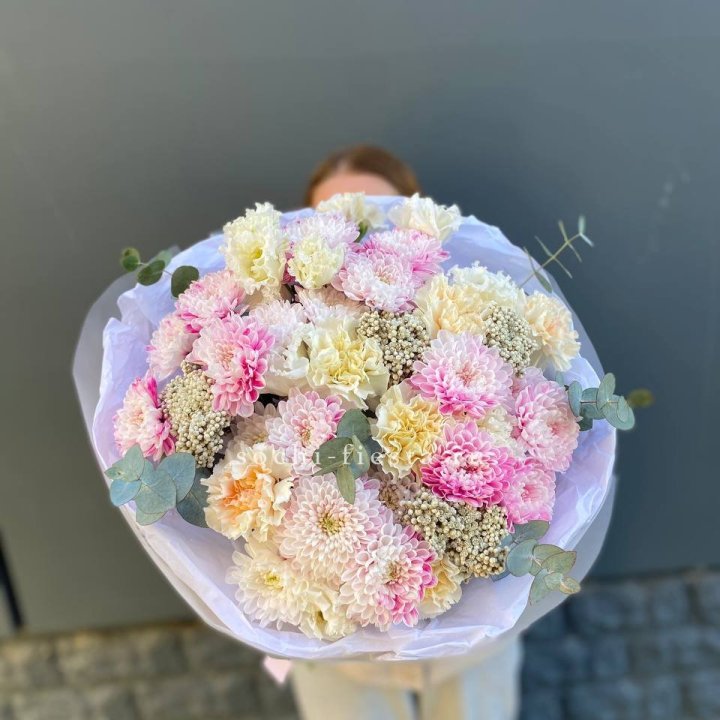 Букет из стойких цветов  в Тюмени