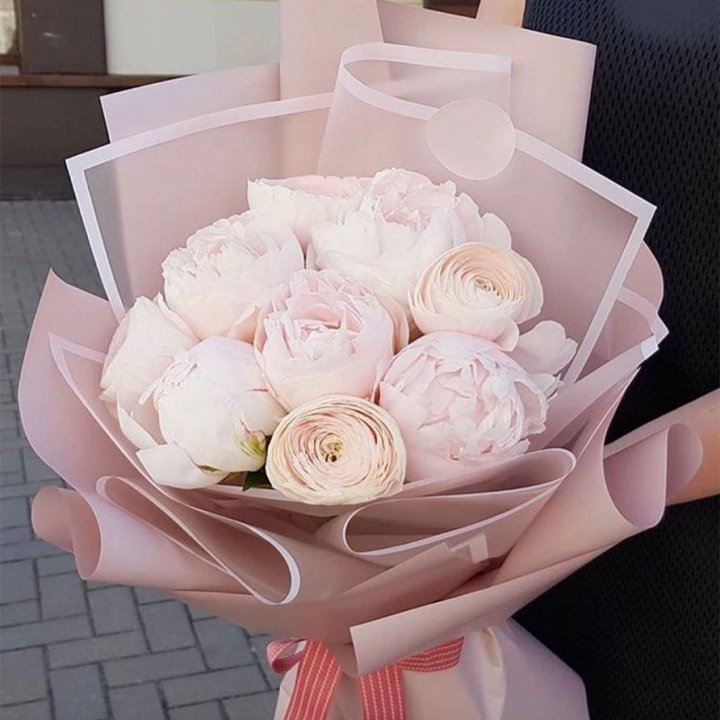 Пионы и ранункулюсы в Тюмени