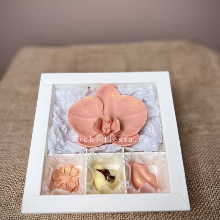 Конфеты из шоколада с Орхидеей в Тюмени