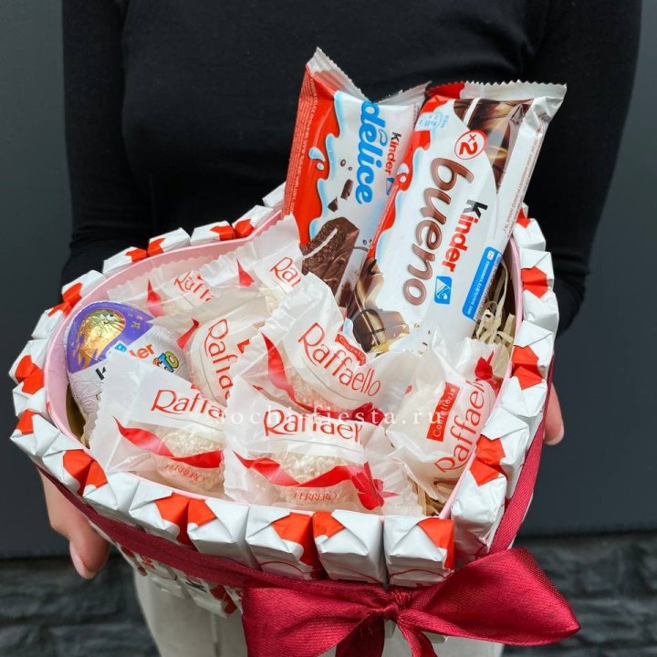 Подарочный набор сердце с Киндерами и Рафаэлло в Тюмени