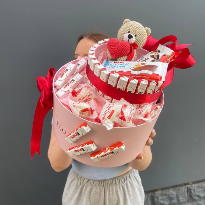 Бокс киндерами и раффаэлло 2 в Тюмени