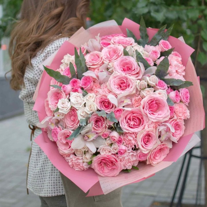 Дизайнерский букет "Барби" в Тюмени