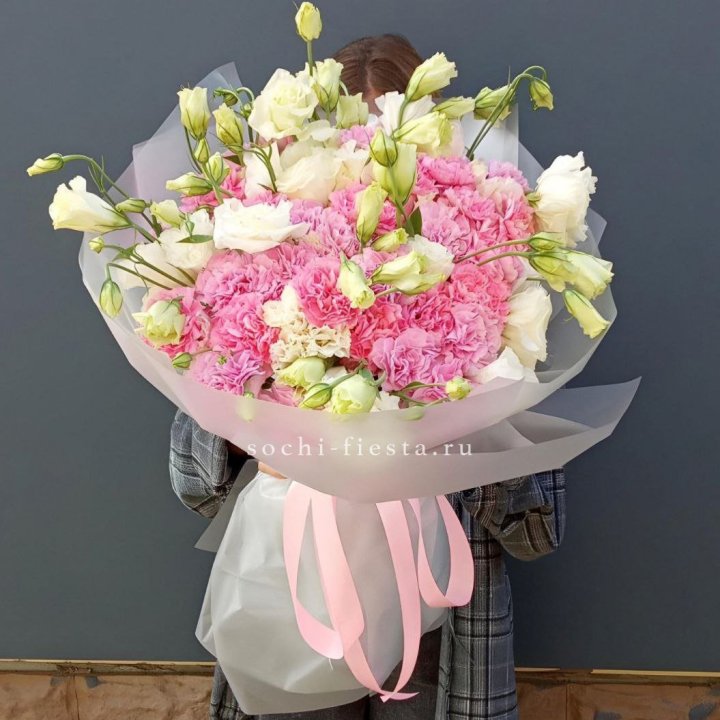 Букет из эустом и диантусов  в Тюмени