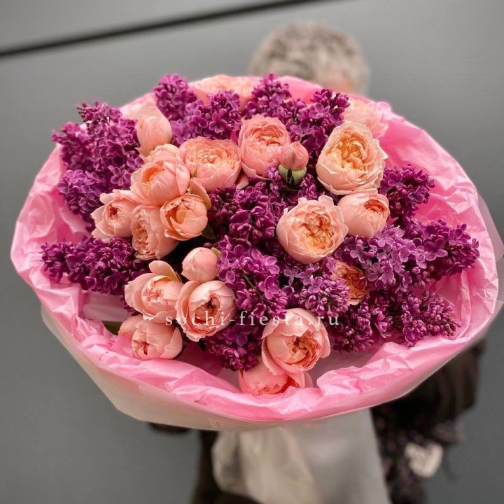  Дуо букет из кустовых роз и сирени в Тюмени