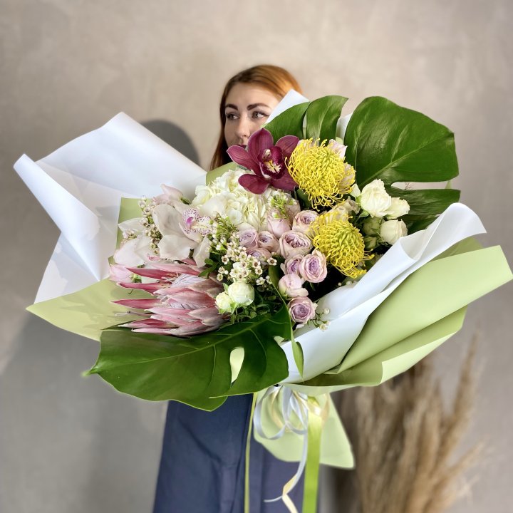 Дизайнерский букет экзотики в Тюмени