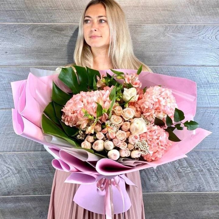 Дизайнерский букет "Валенсия-2" в Тюмени