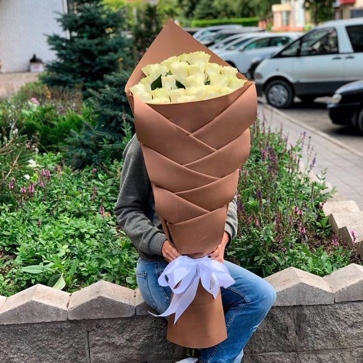 Голландские розы белые "Рыбка" в Тюмени