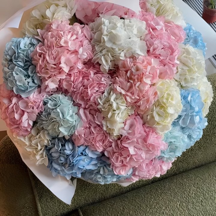 Букет гортензий микс в Тюмени