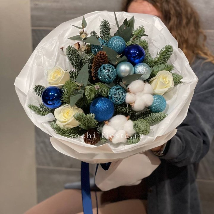Новогодний букет "Синий иней" в Тюмени