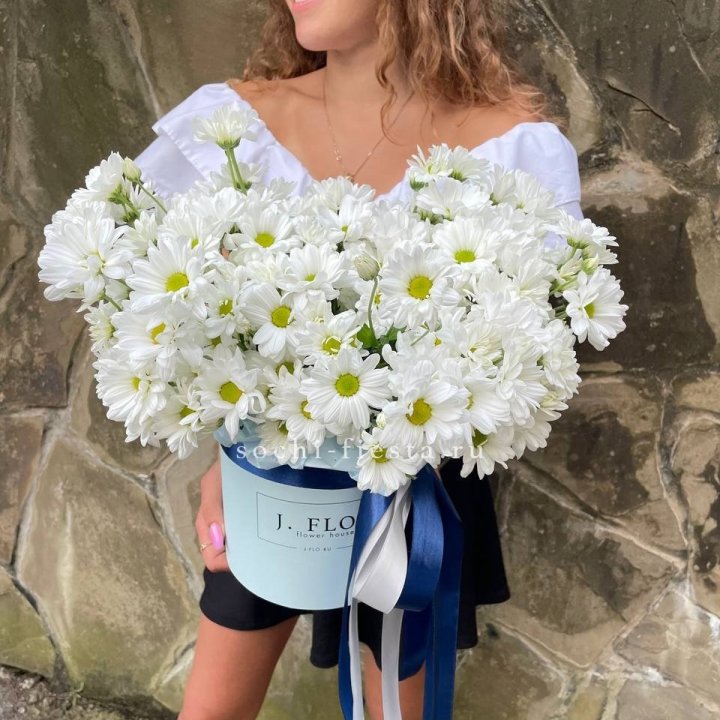 Коробка с хризантемами №2 в Тюмени