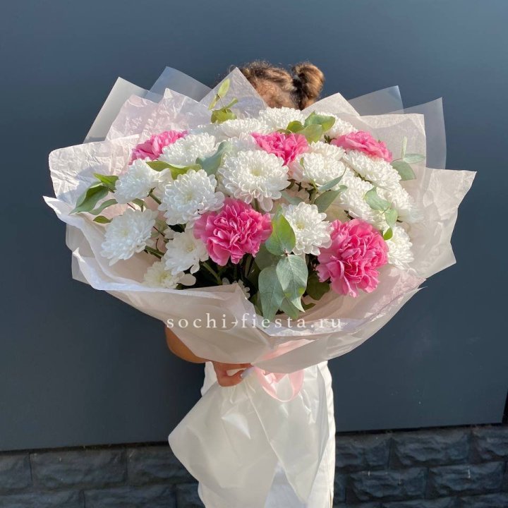  Букет  хризантем и диантусов "Воздушный" в Тюмени