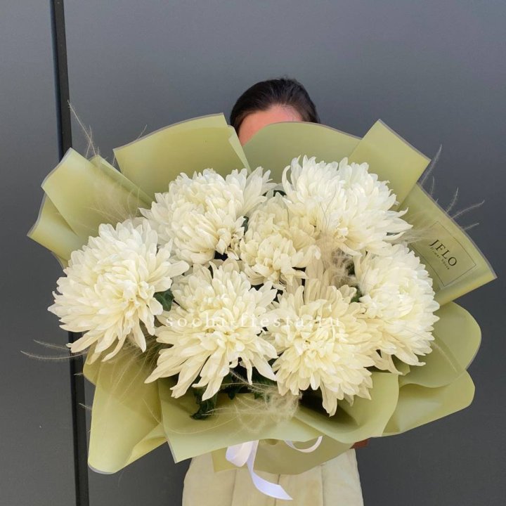 Букет одноголовых хризантем  в Тюмени