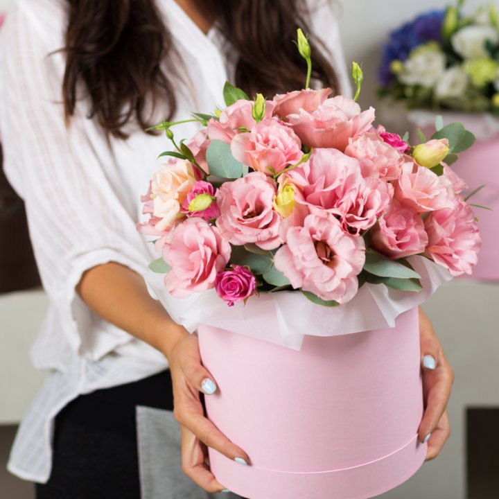 Эустома в шляпной коробке в Тюмени