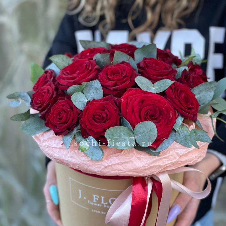 21 Красная роза в боксе №1 в Тюмени