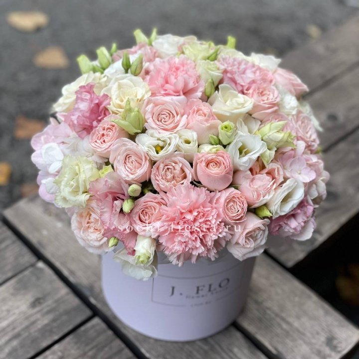 Цветочный бокс "Люксур" в Тюмени