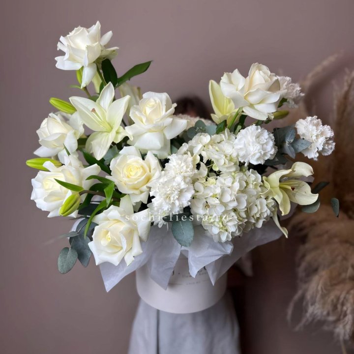 Цветочный бокс "Вайт дримс" в Тюмени