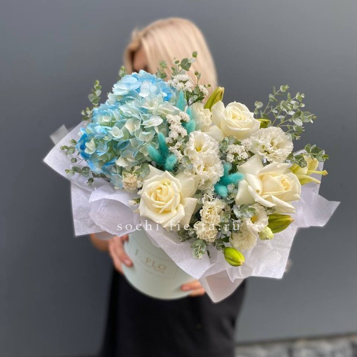 Цилиндр в голубых оттенках №1 в Тюмени