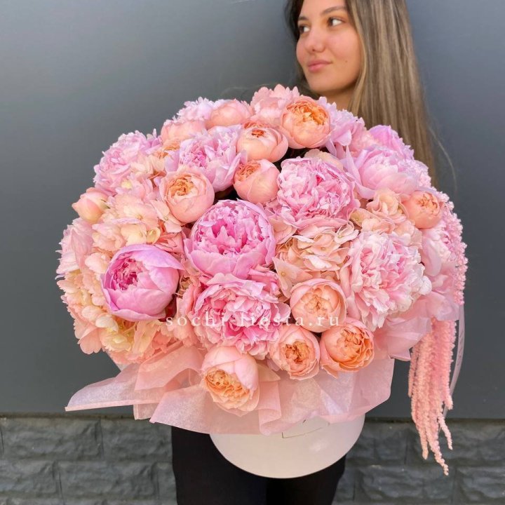 Коробка с пионами "Дабл фловер" в Тюмени