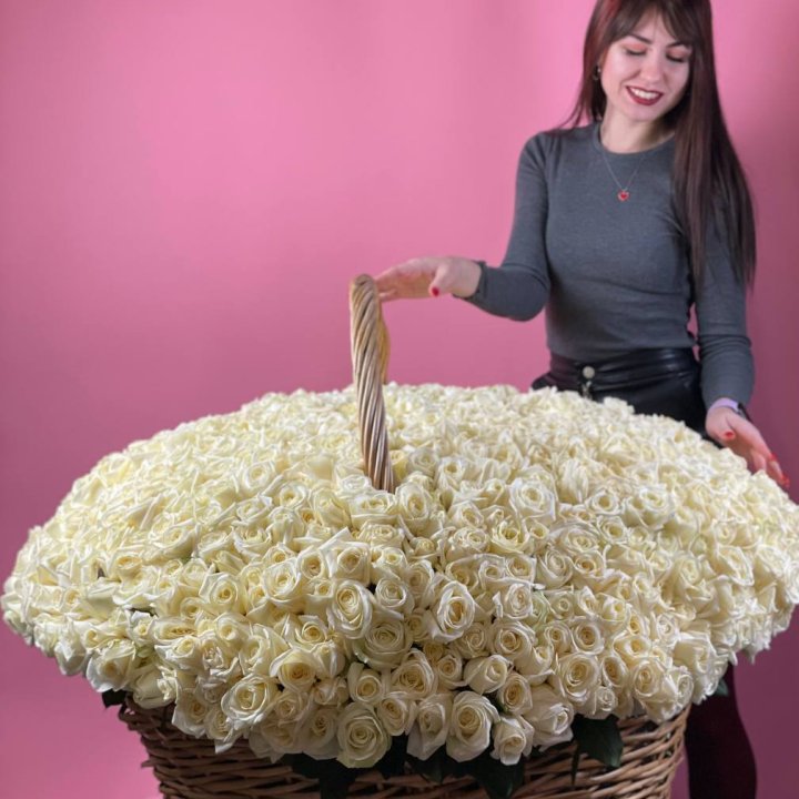 1001 белая роза в Тюмени