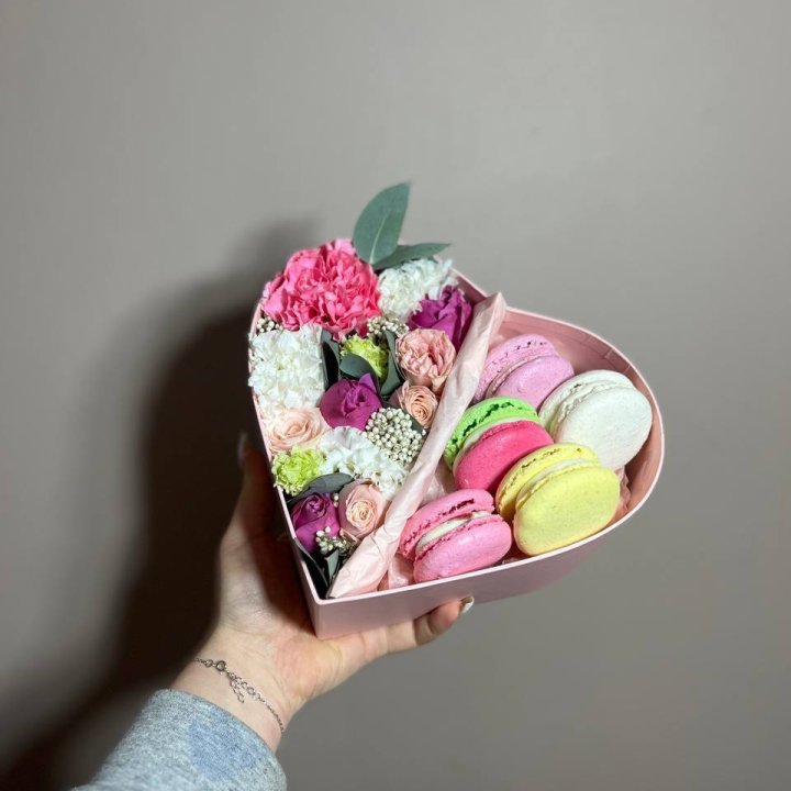 Дуо цветы и макаронсы в Тюмени