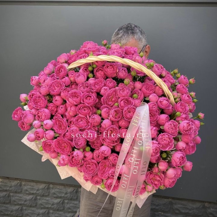 Корзина роз Мисти Баблс 151 в Тюмени