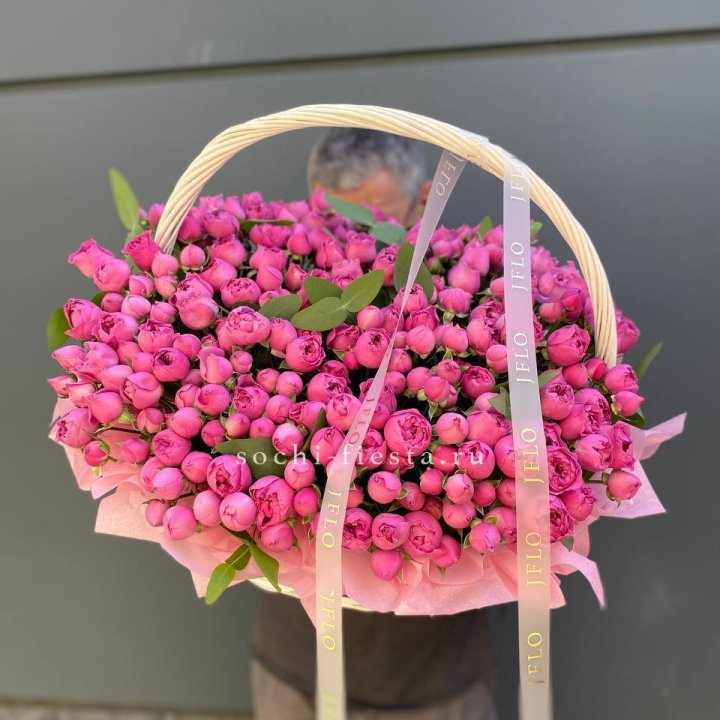 Корзина роз Мисти Баблс 101 в Тюмени