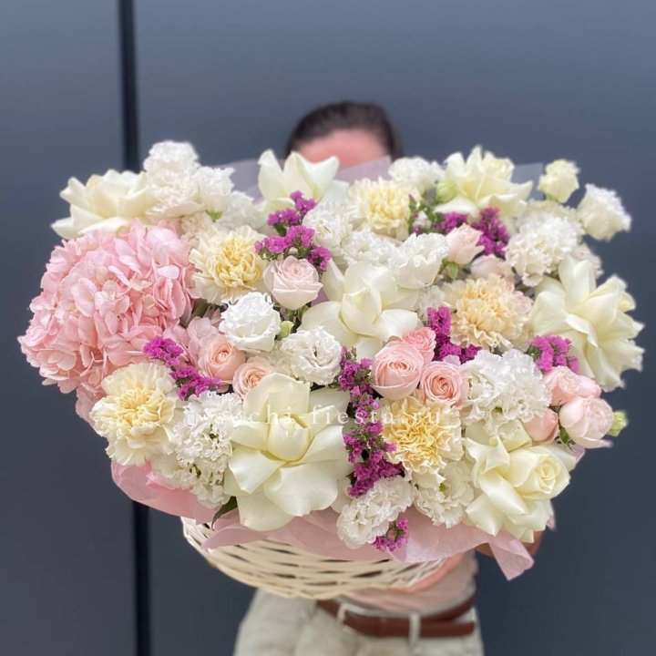 Корзина "Воздушная нежность" в Тюмени