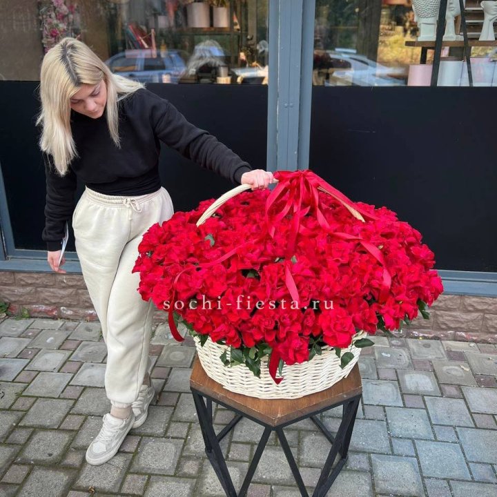 201 французская красная роза в Тюмени