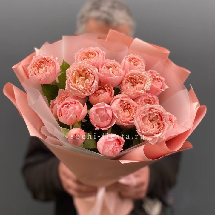 Букет комплимент из кустовых роз Джульетта в Тюмени