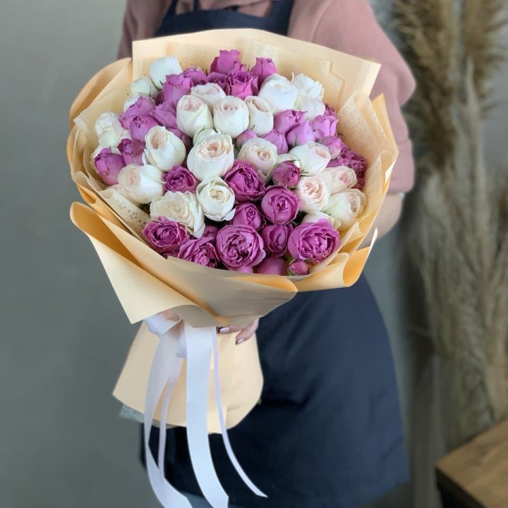 Букет кустовых роз Джулиана в Тюмени