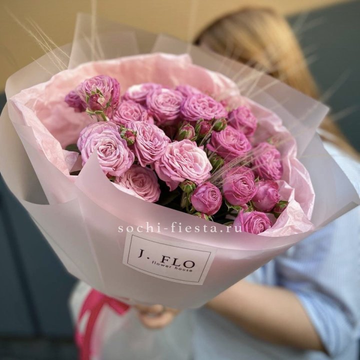 Пионовидные розы Мадам Бомбастик Pink в Тюмени