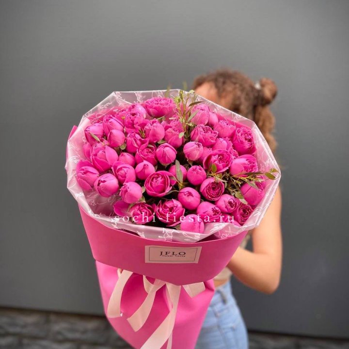 Кустовые розы букет Мисти Баблс в Тюмени