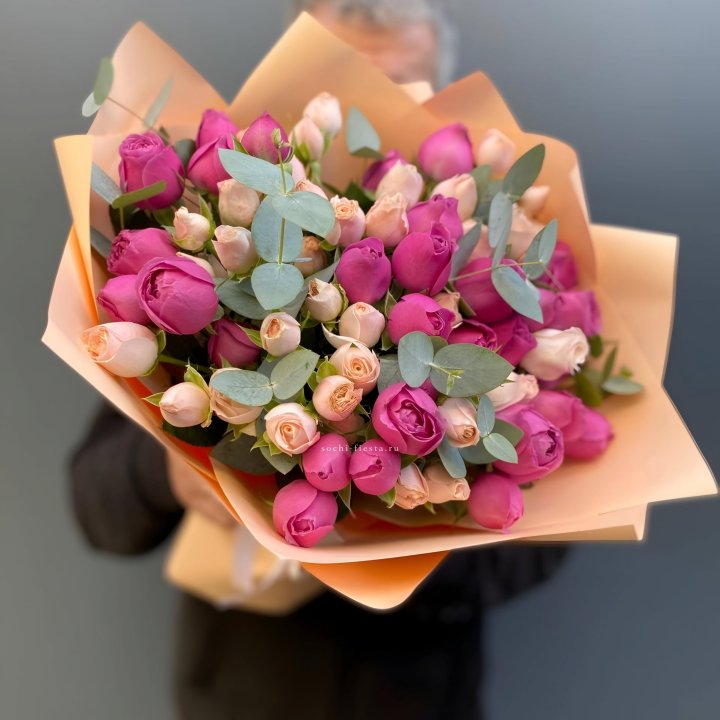 Букет кустовых роз Тендернес в Тюмени