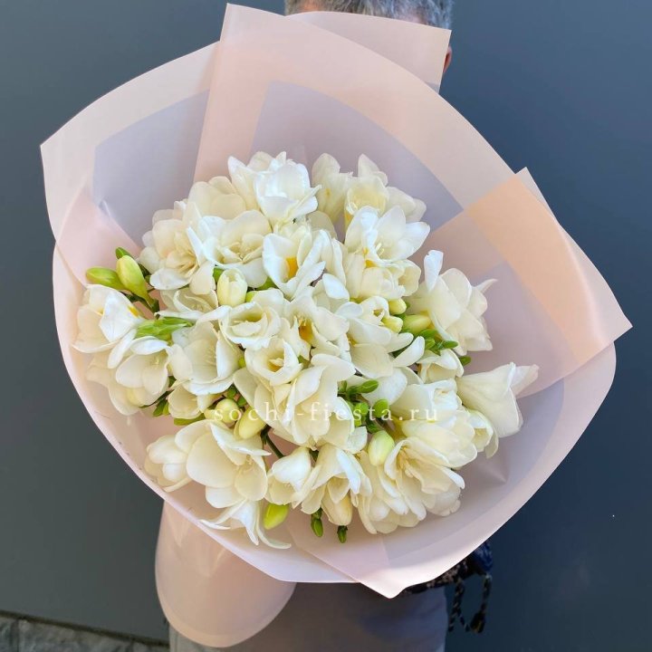 Букет белых фрезий  в Тюмени